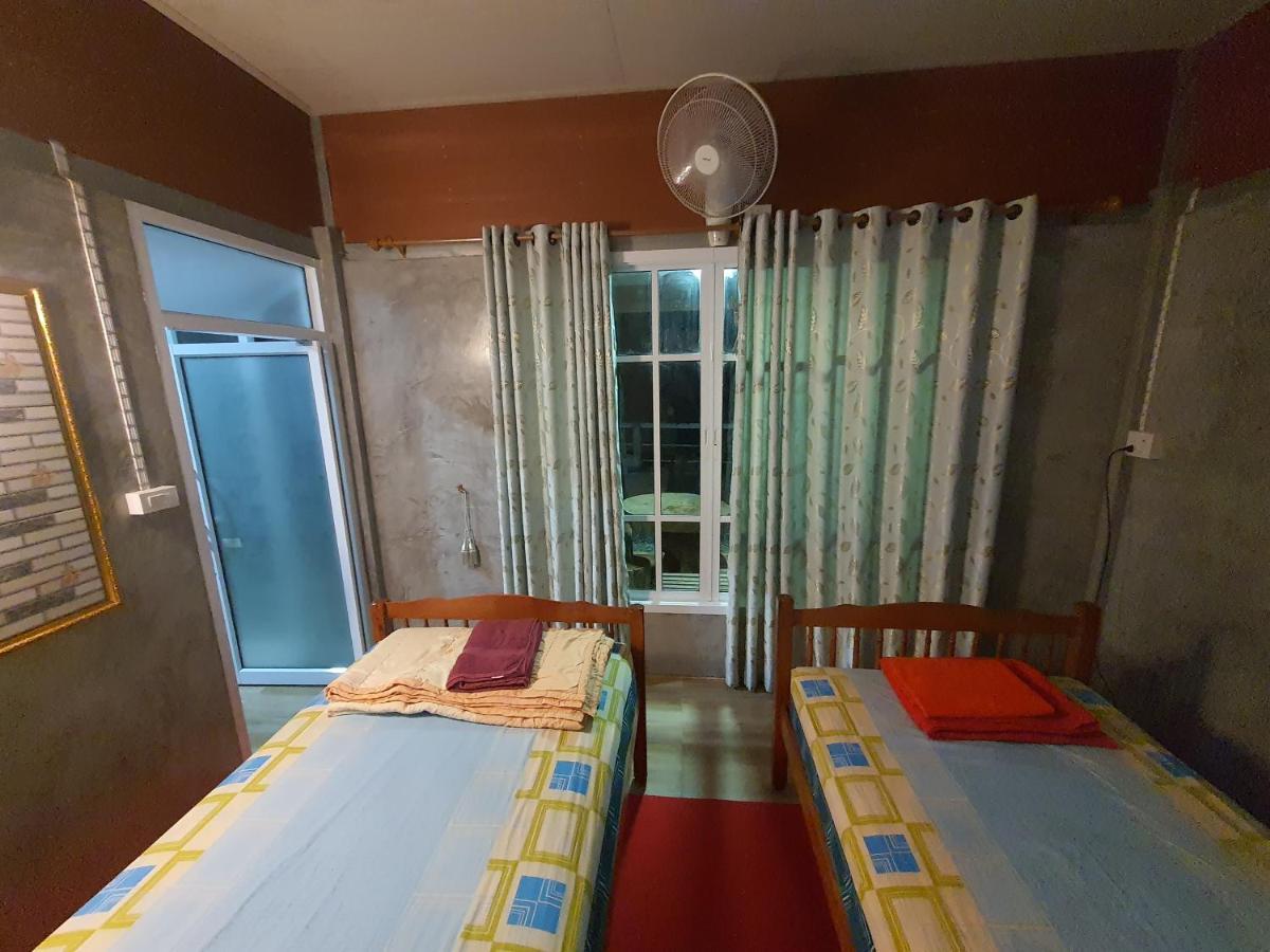 Baan Thabthong Homestay Ban Pak Nam  Buitenkant foto