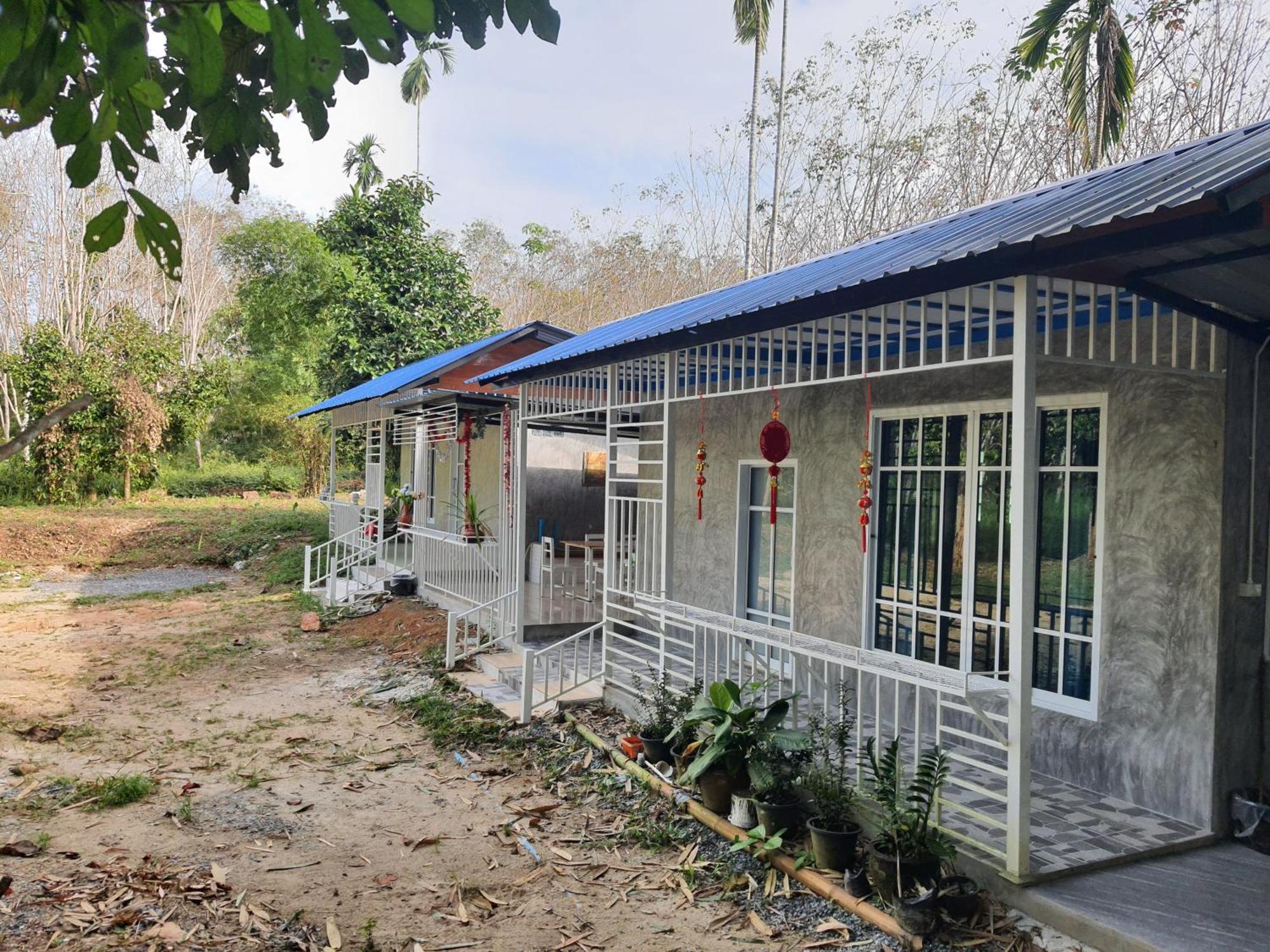 Baan Thabthong Homestay Ban Pak Nam  Buitenkant foto